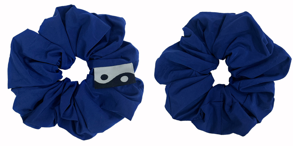 NANA YIN-YANG SCRUNCHIE IN DEEP BLUE