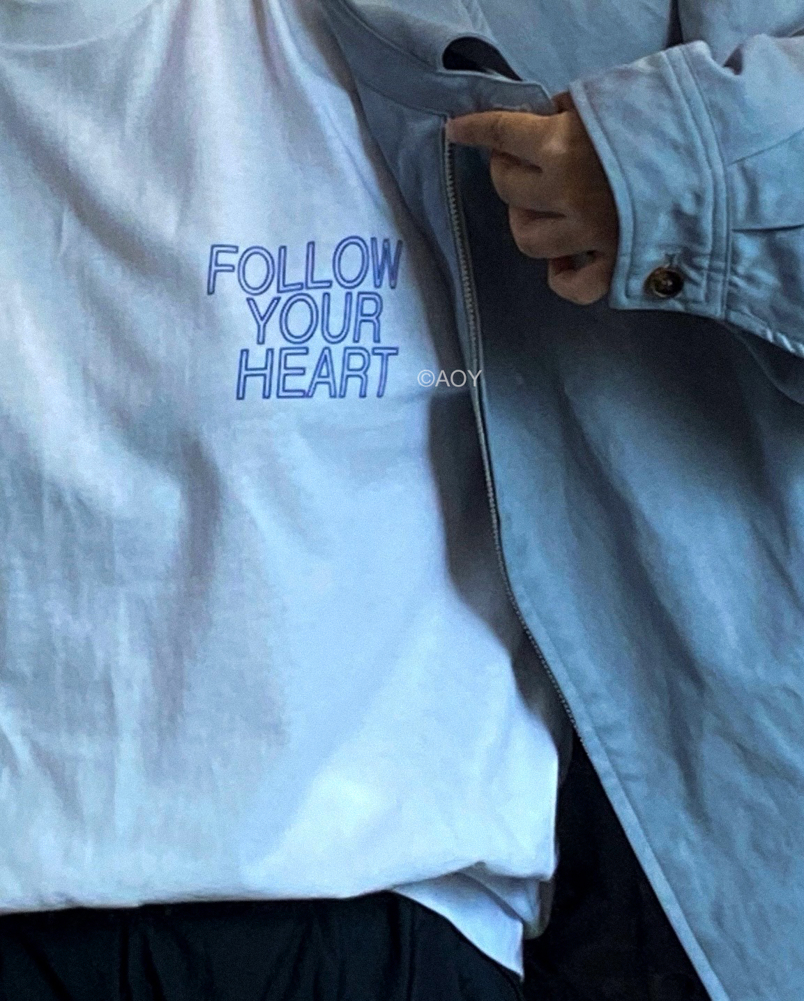 FOLLOW YOUR HEART SHORT SLEEVE TEE IN WHITE
