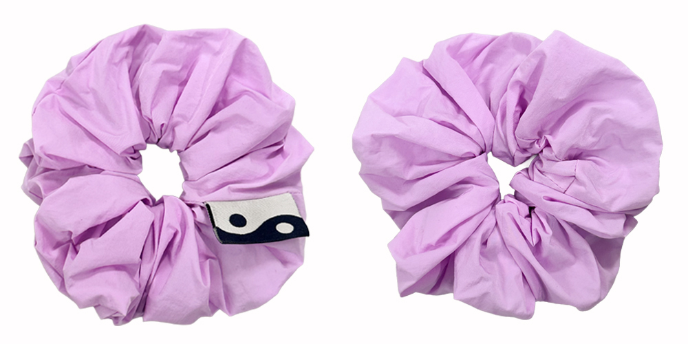 NANA YIN-YANG SCRUNCHIE IN PALE PINK