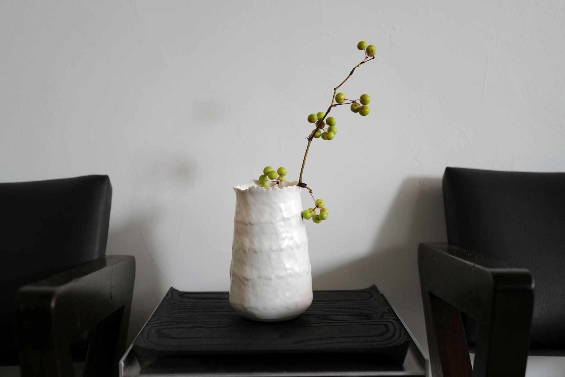 김송 - Plume Vase #10