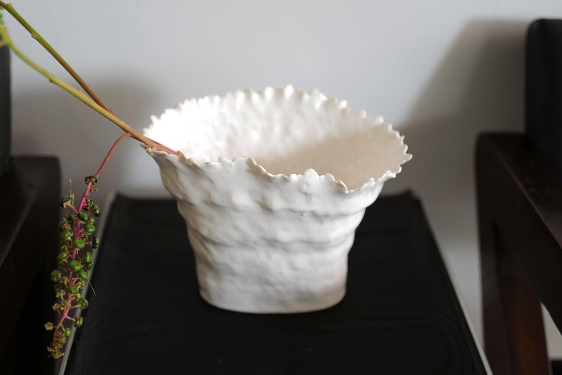 김송 - Plume Vase #9