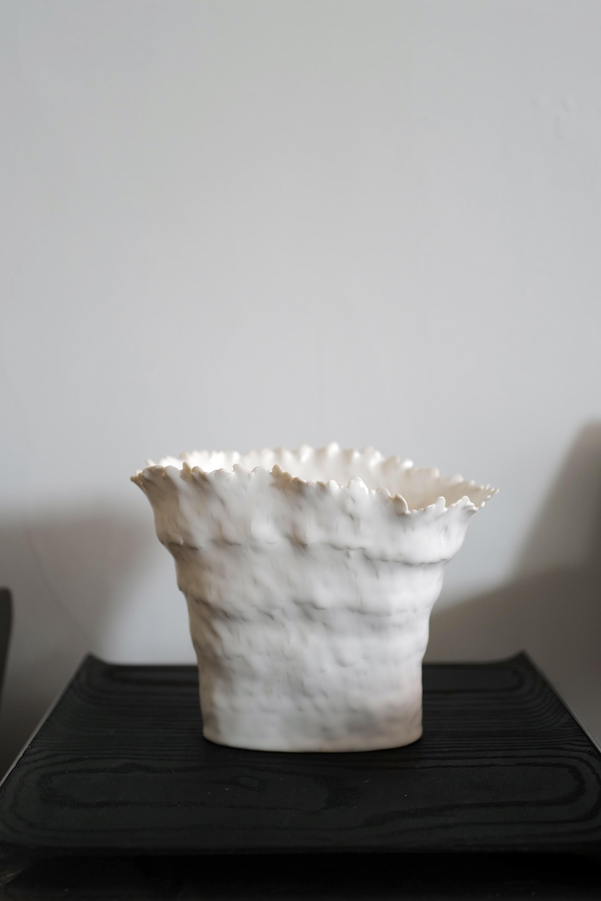 김송 - Plume Vase #9