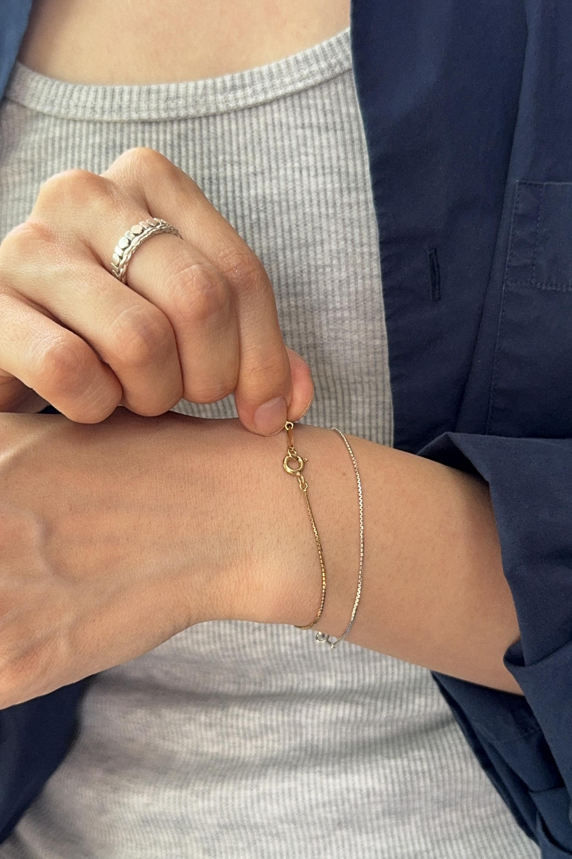 BRACELET