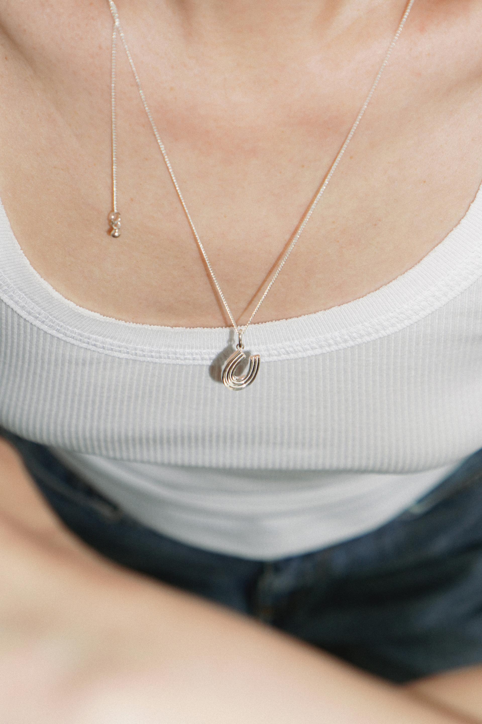 HORSESHOE VESSEL NECKLACE