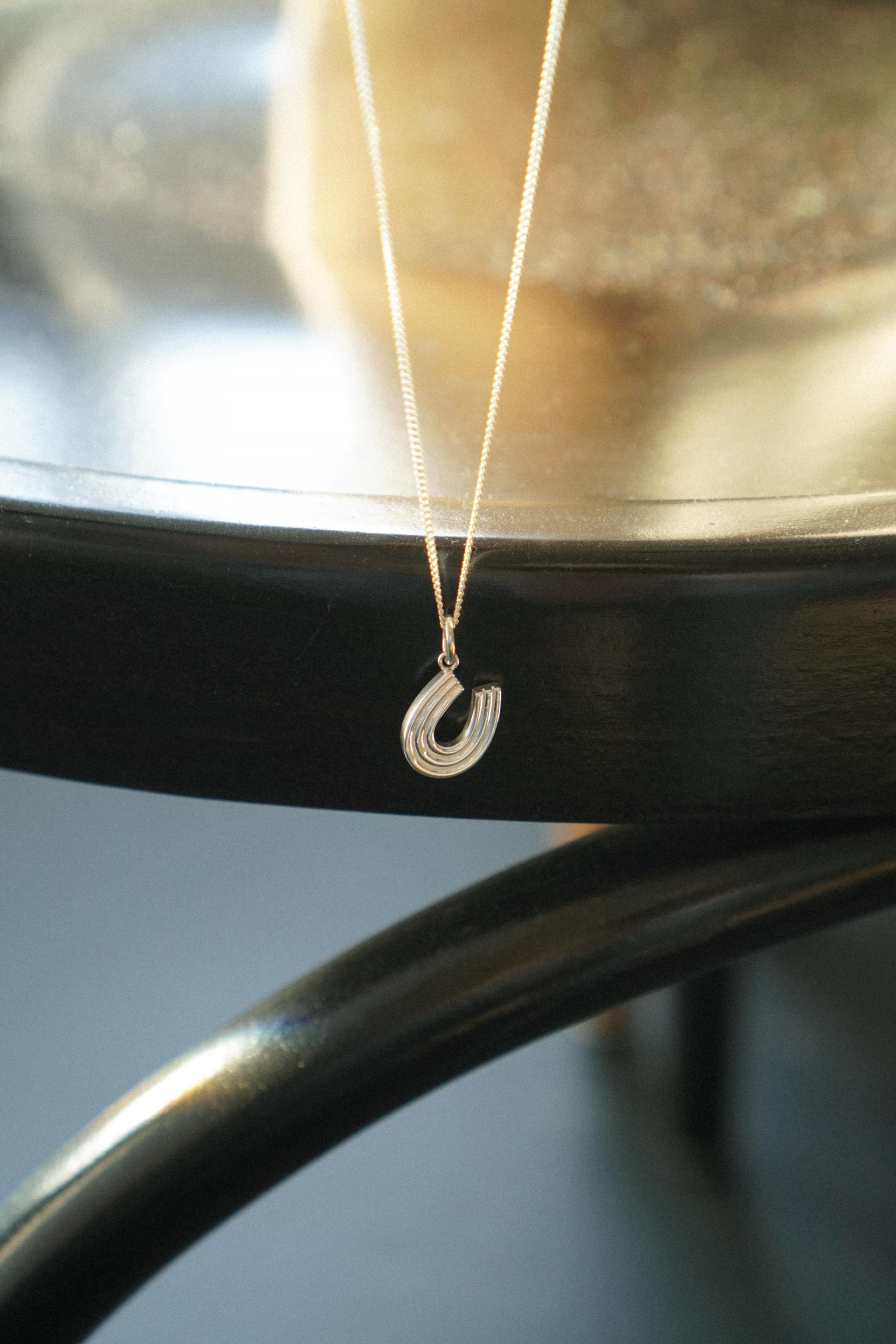 HORSESHOE VESSEL NECKLACE