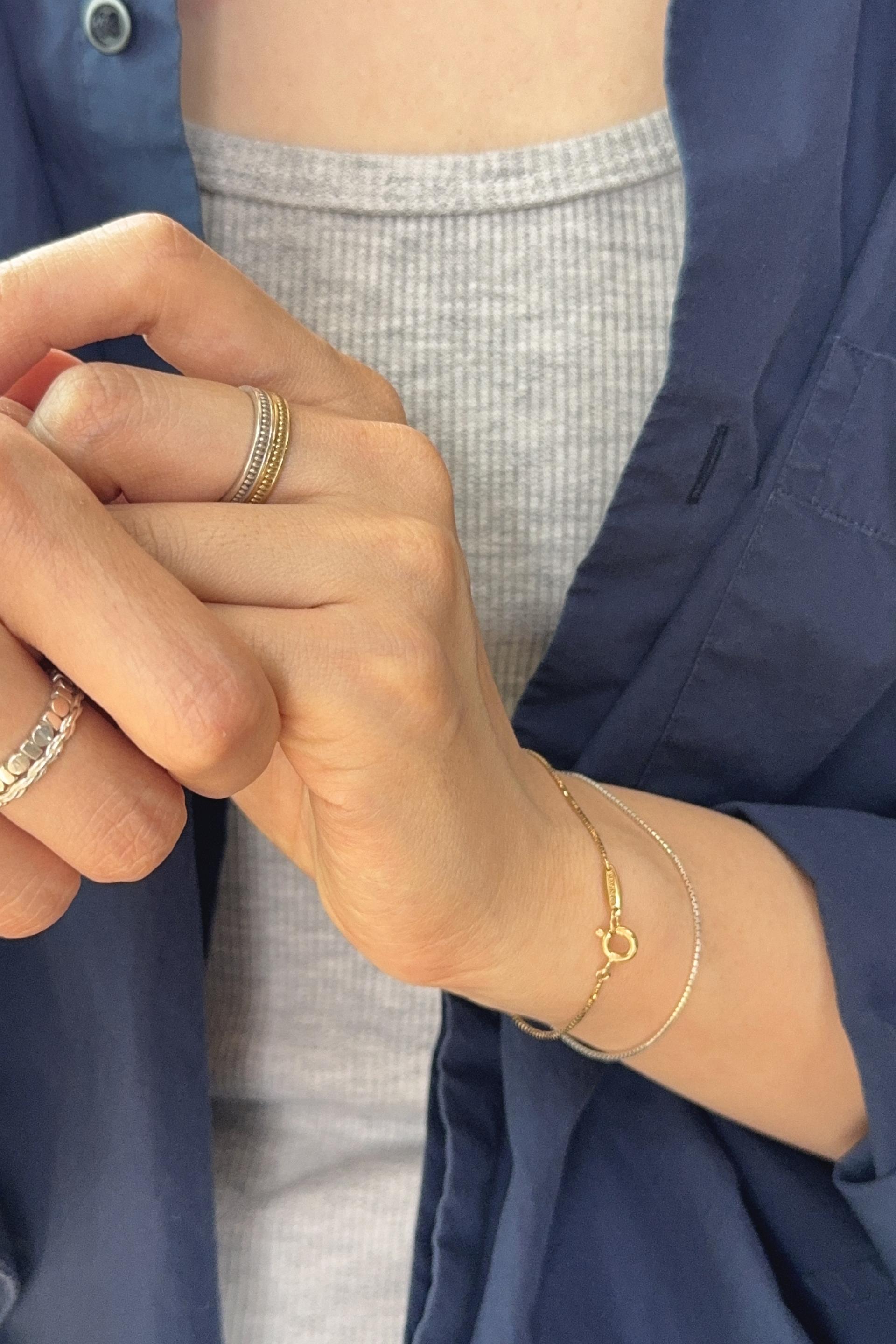 BRACELET