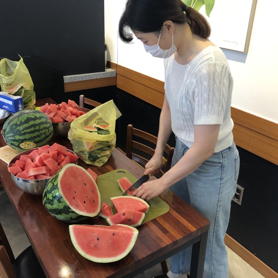 신선과일지원_02_생생한 수박🍉 전달 후기 (결과보고) : 우양이야기 | 우양재단, image size:966x966