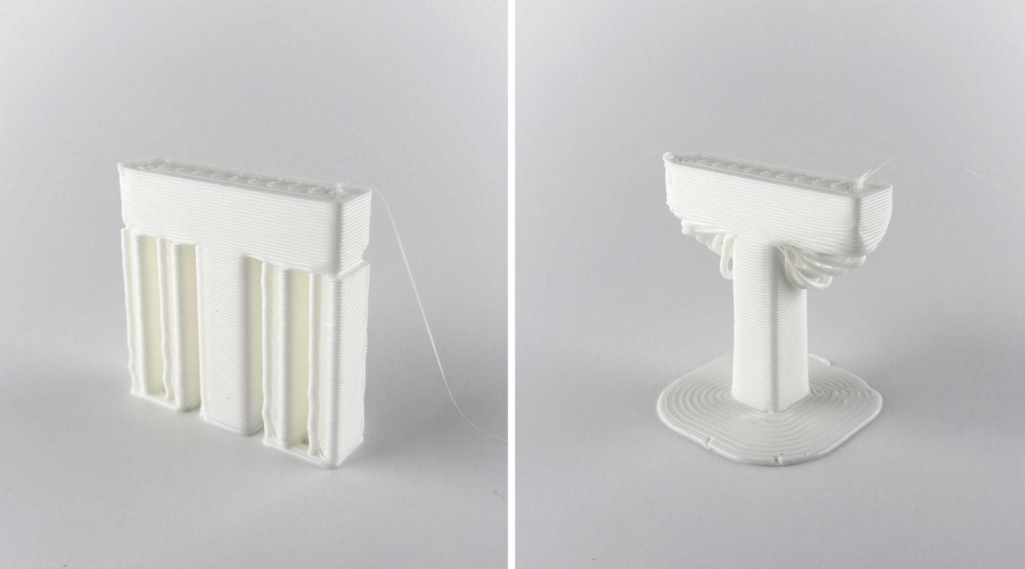 지지대 유무에 관계없이 3D 프린트된 두 개의 'T' 형 모델