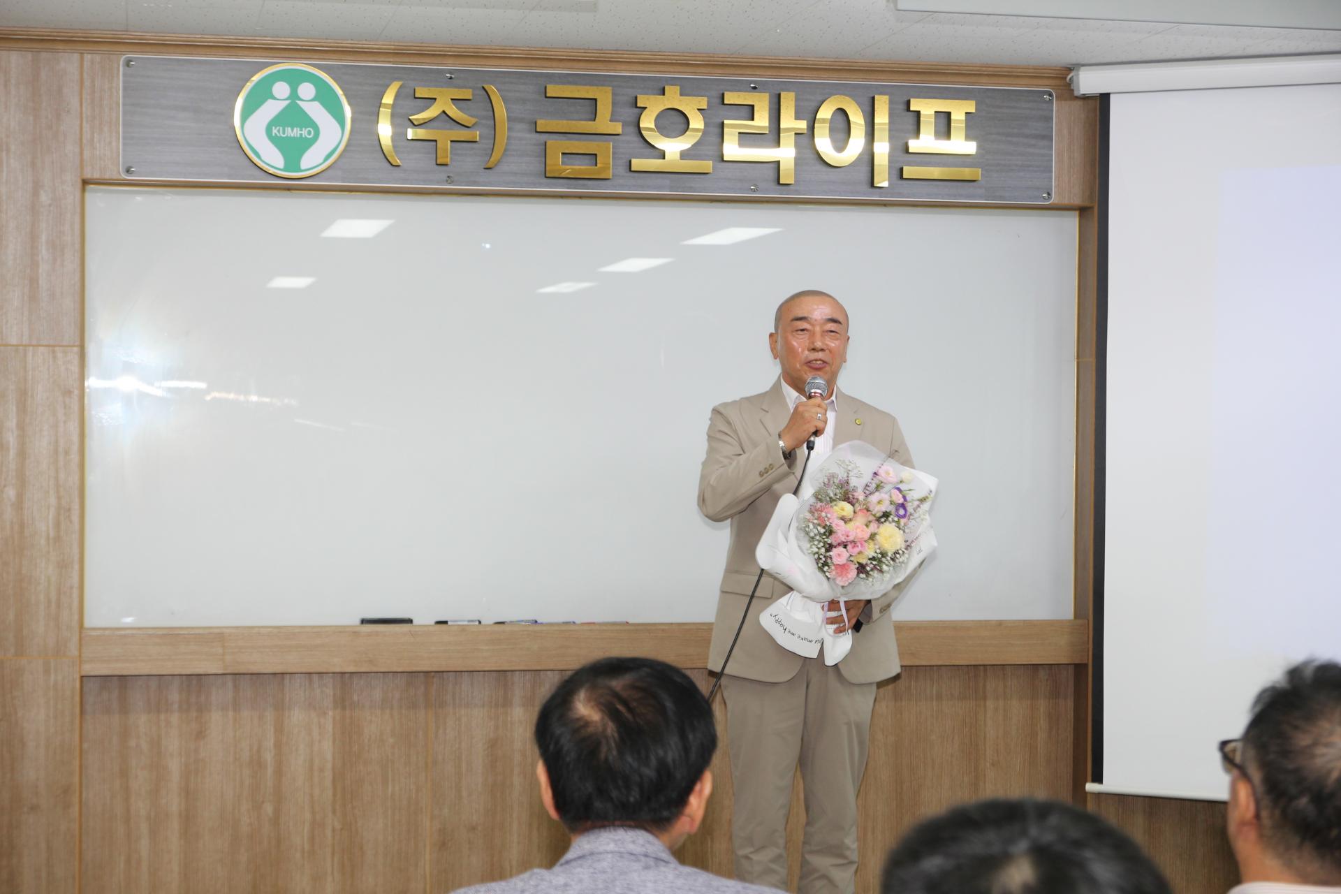 739b1acd90e18.jpg