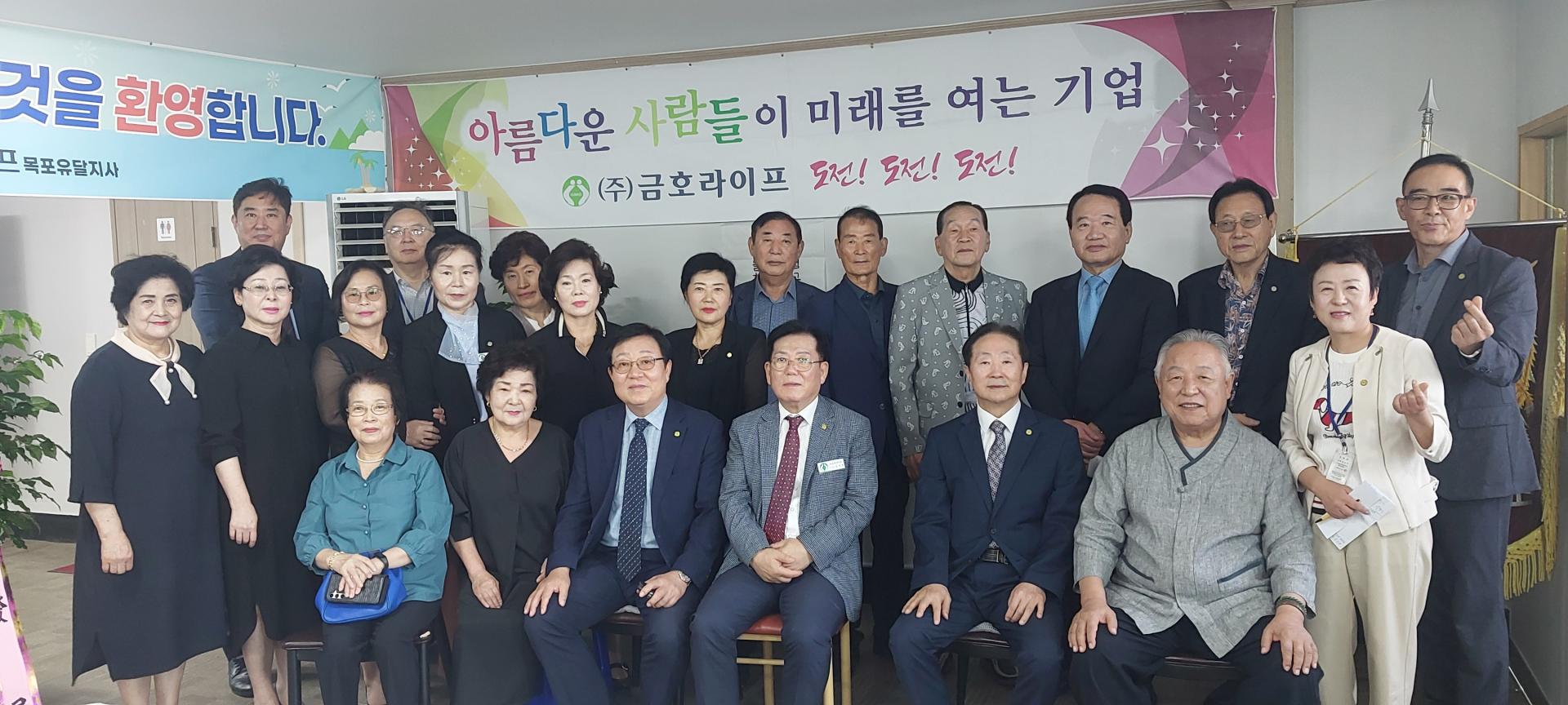 9e496be16a82c.jpg
