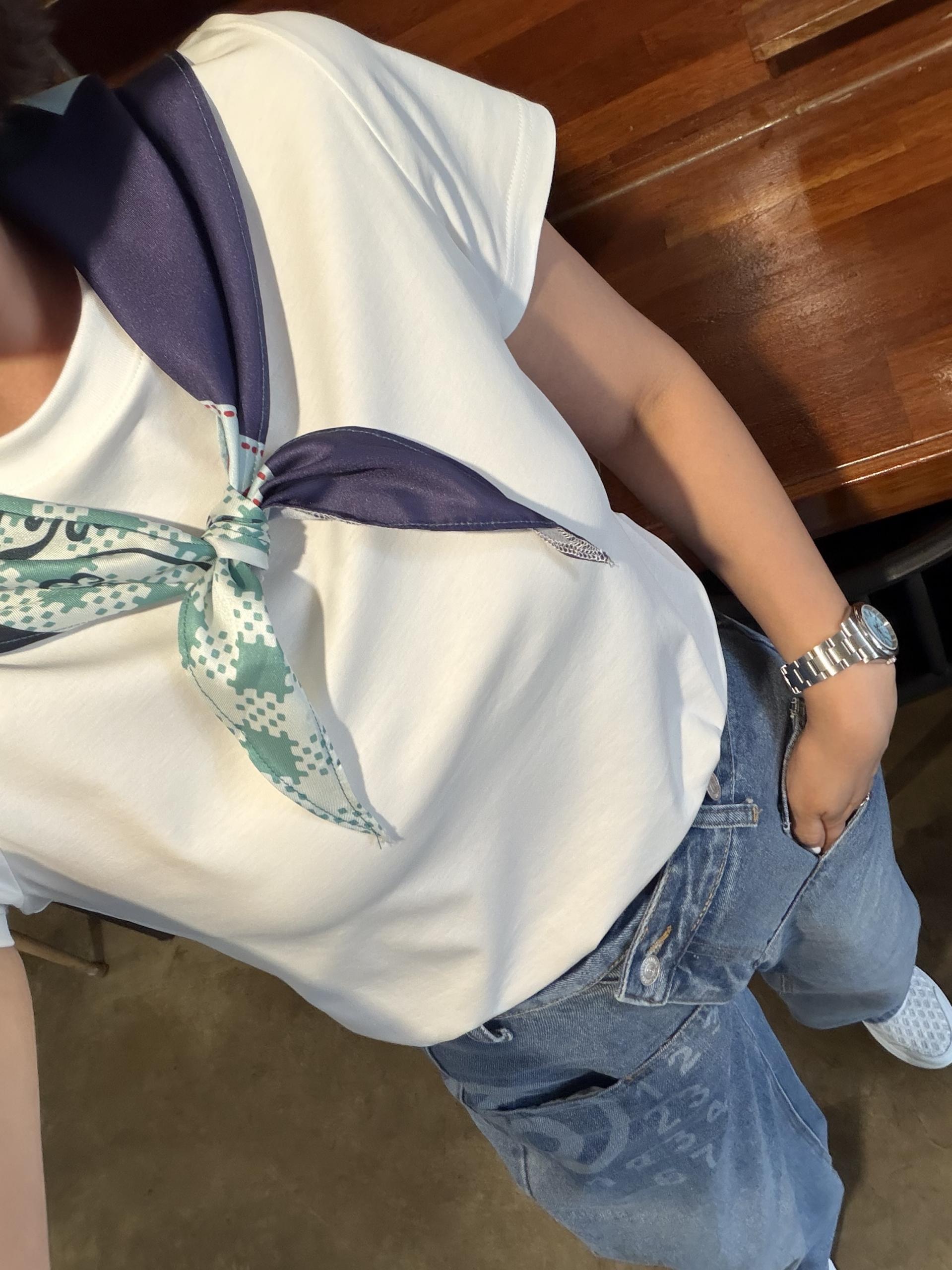스카프 티셔츠