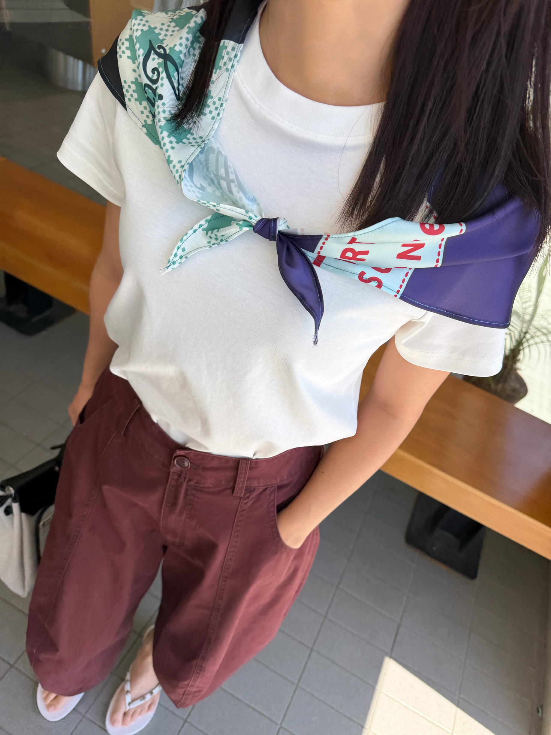 스카프 티셔츠
