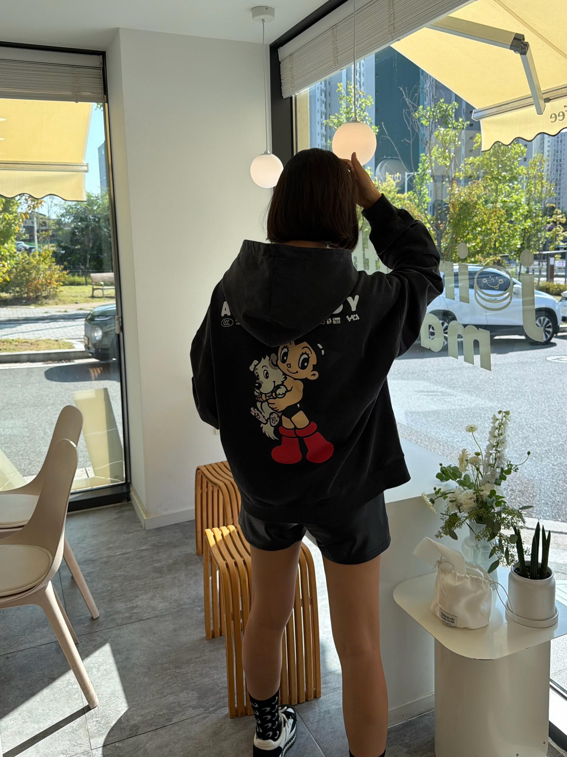아톰 후드 맨투맨