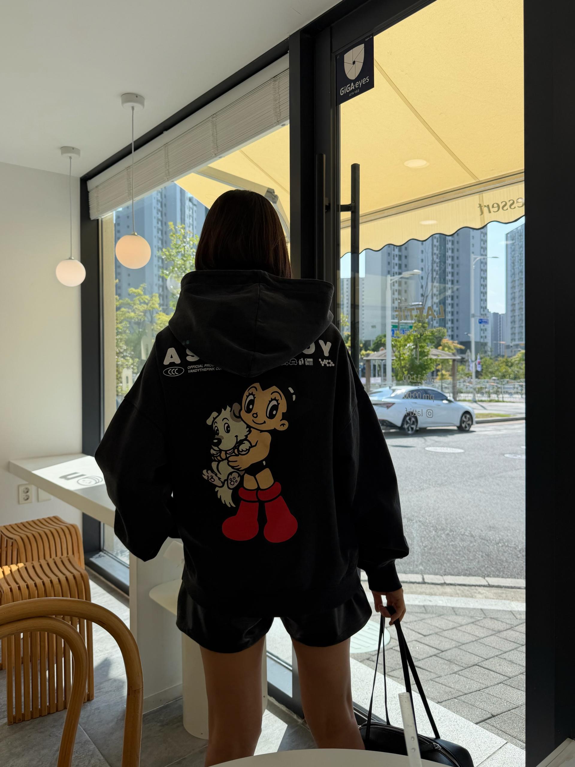 아톰 후드 맨투맨