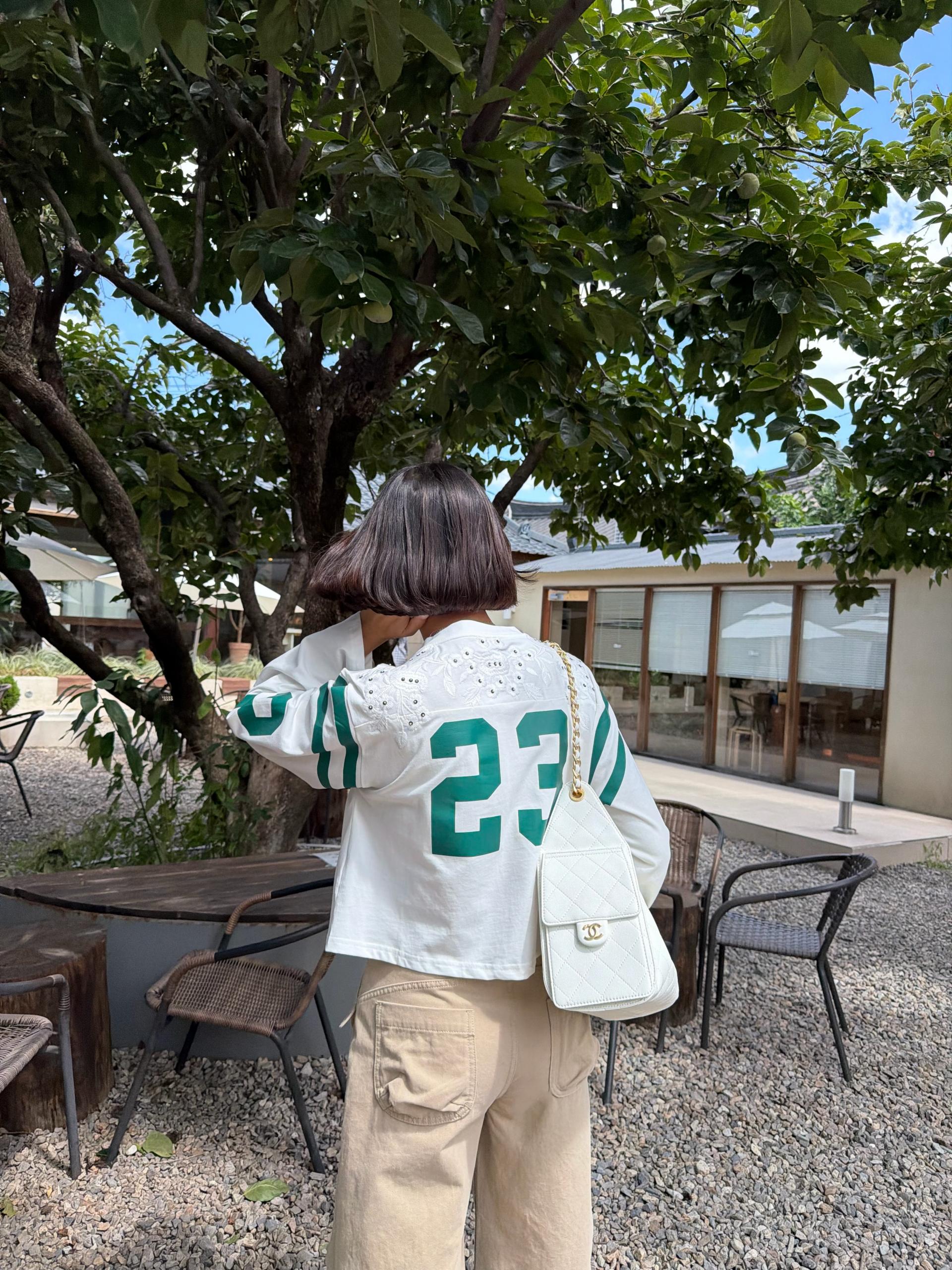 23자수 티셔츠