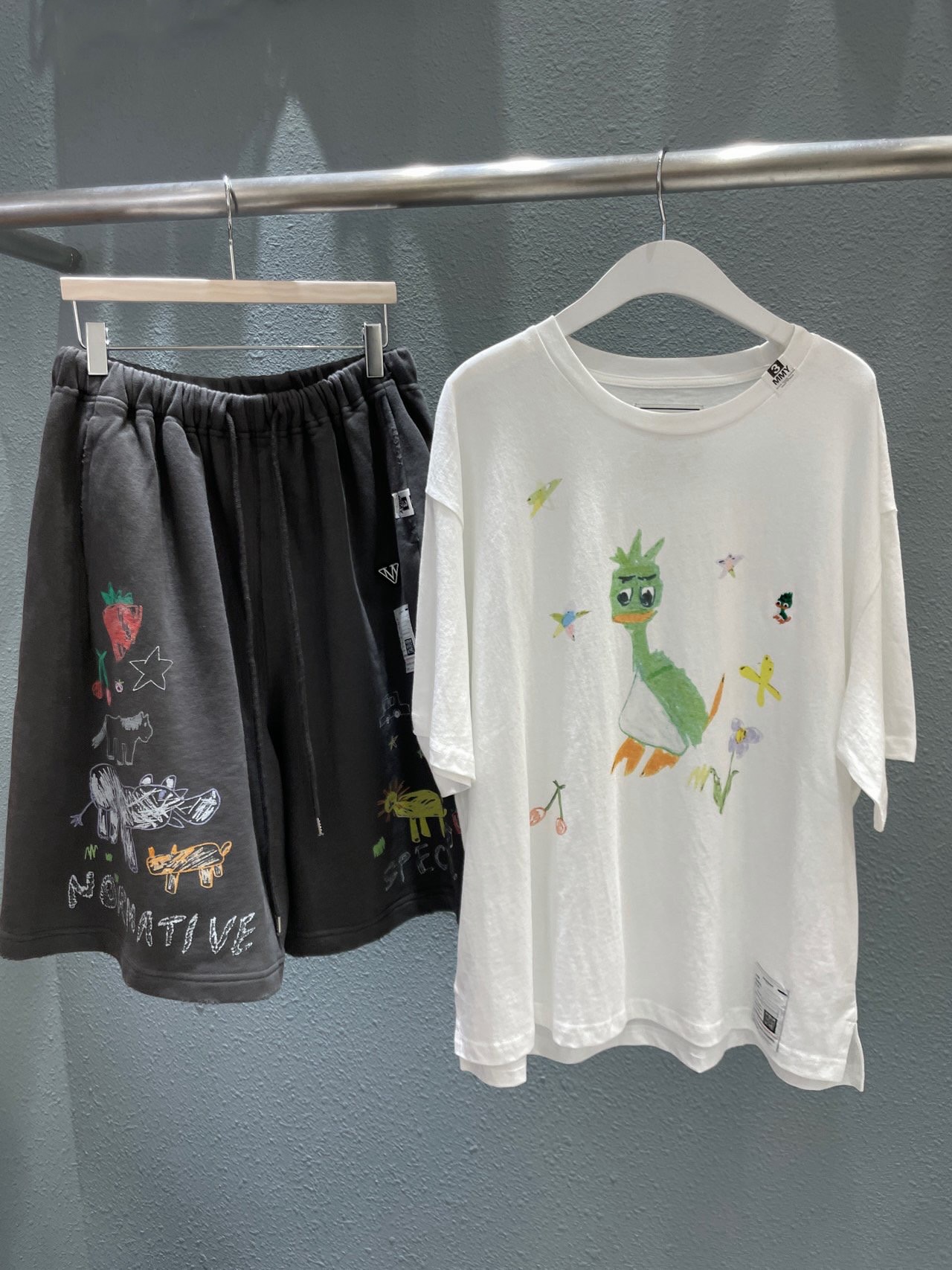 크레용 팬츠