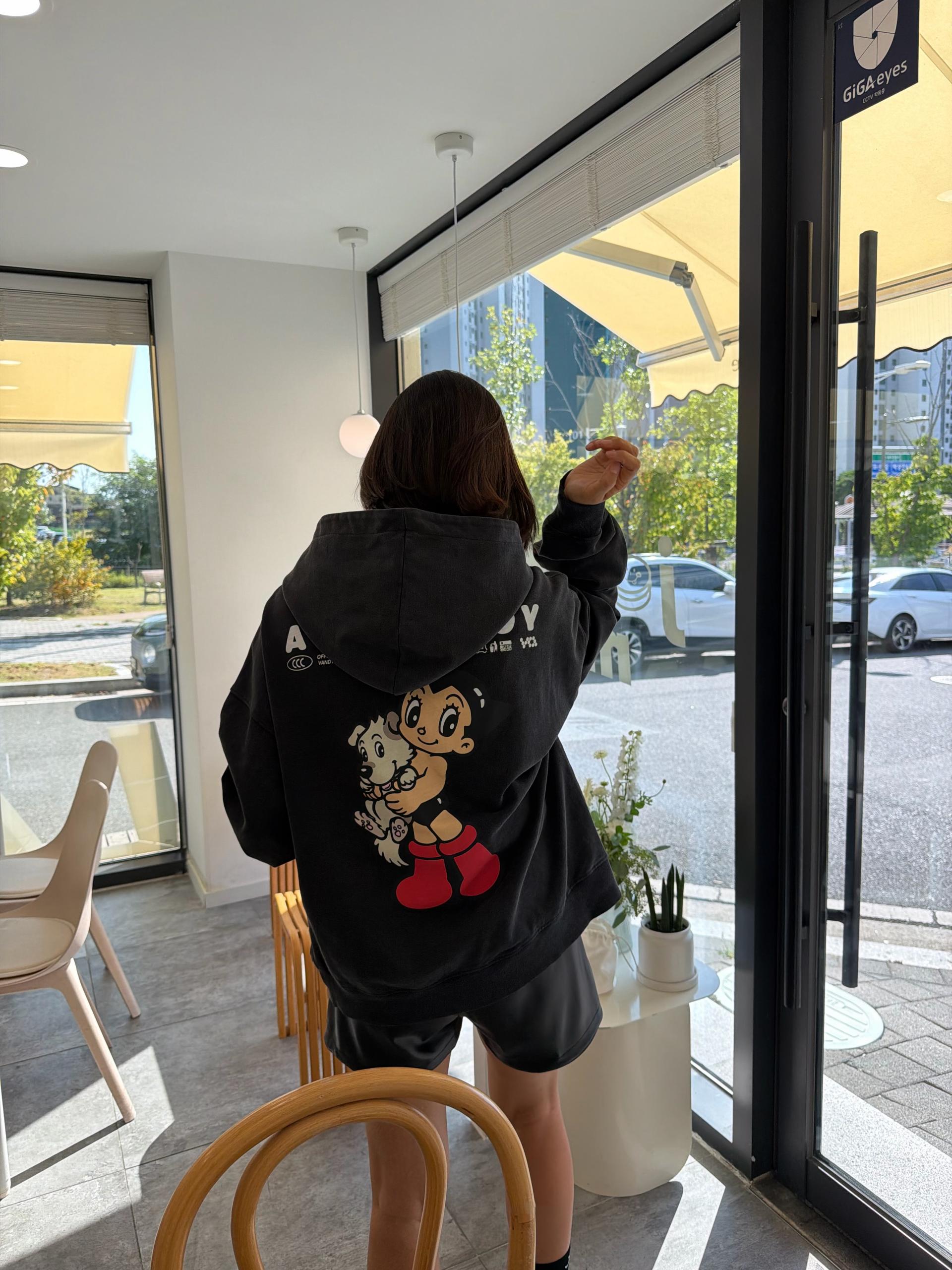 아톰 후드 맨투맨