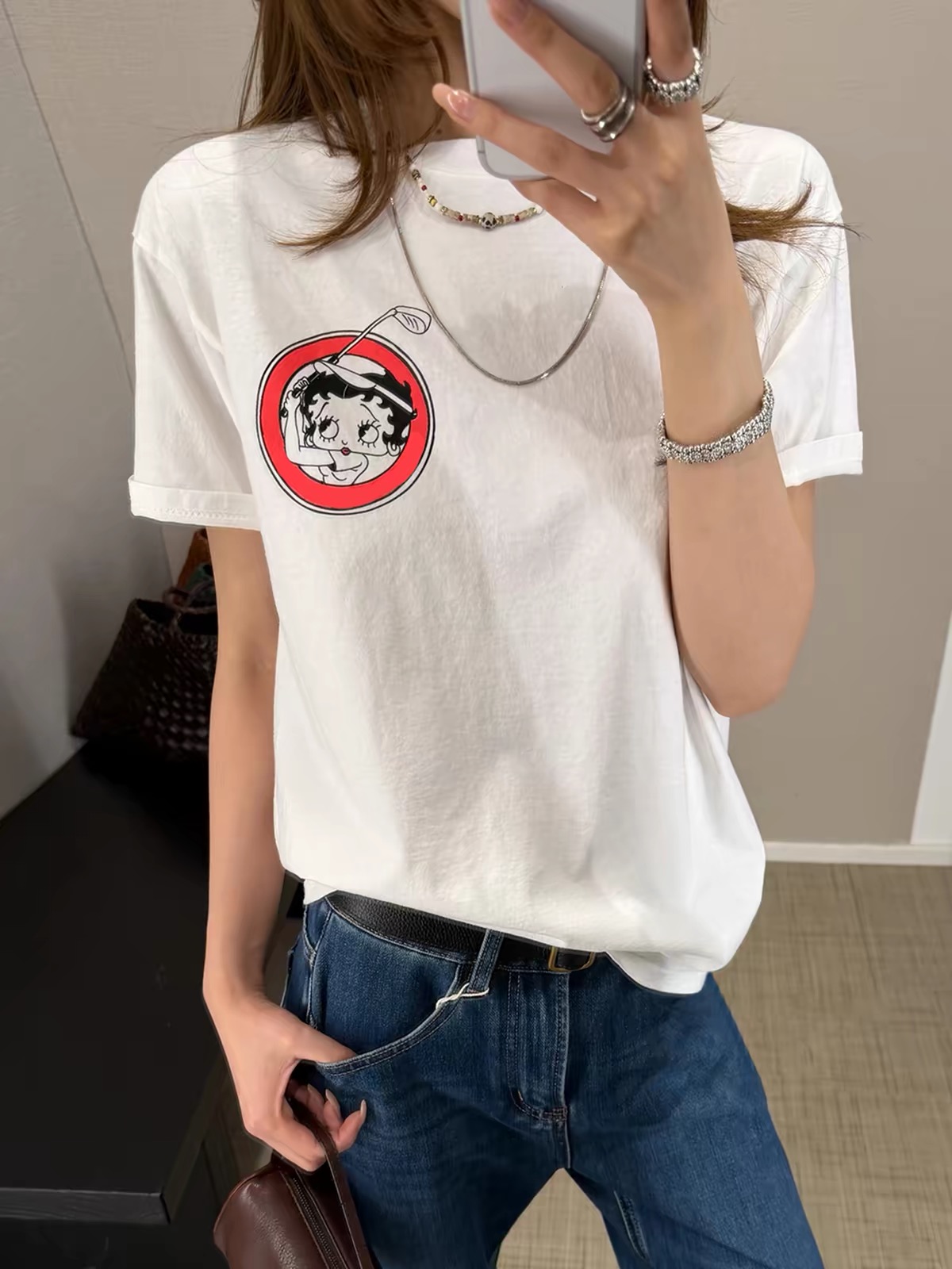 베티 티셔츠