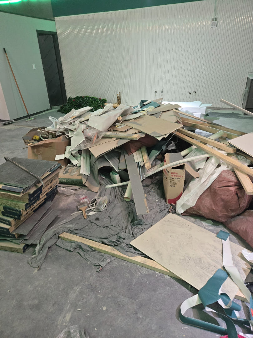 건설폐기물 콘크리트 나무