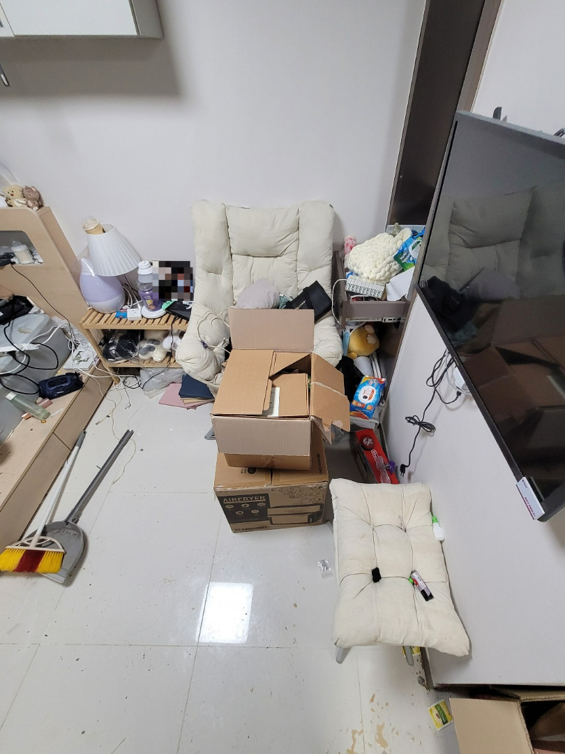 쓰레기집 거실 폐기물 처리