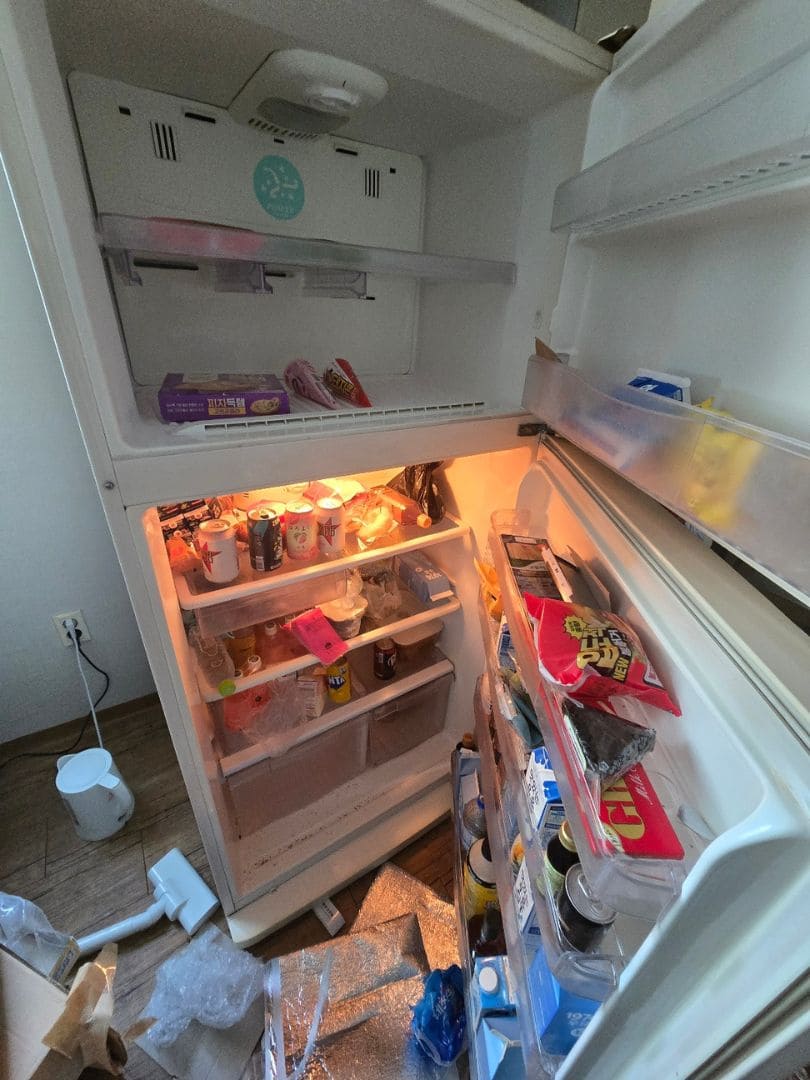 쓰레기집 주방 냉장고