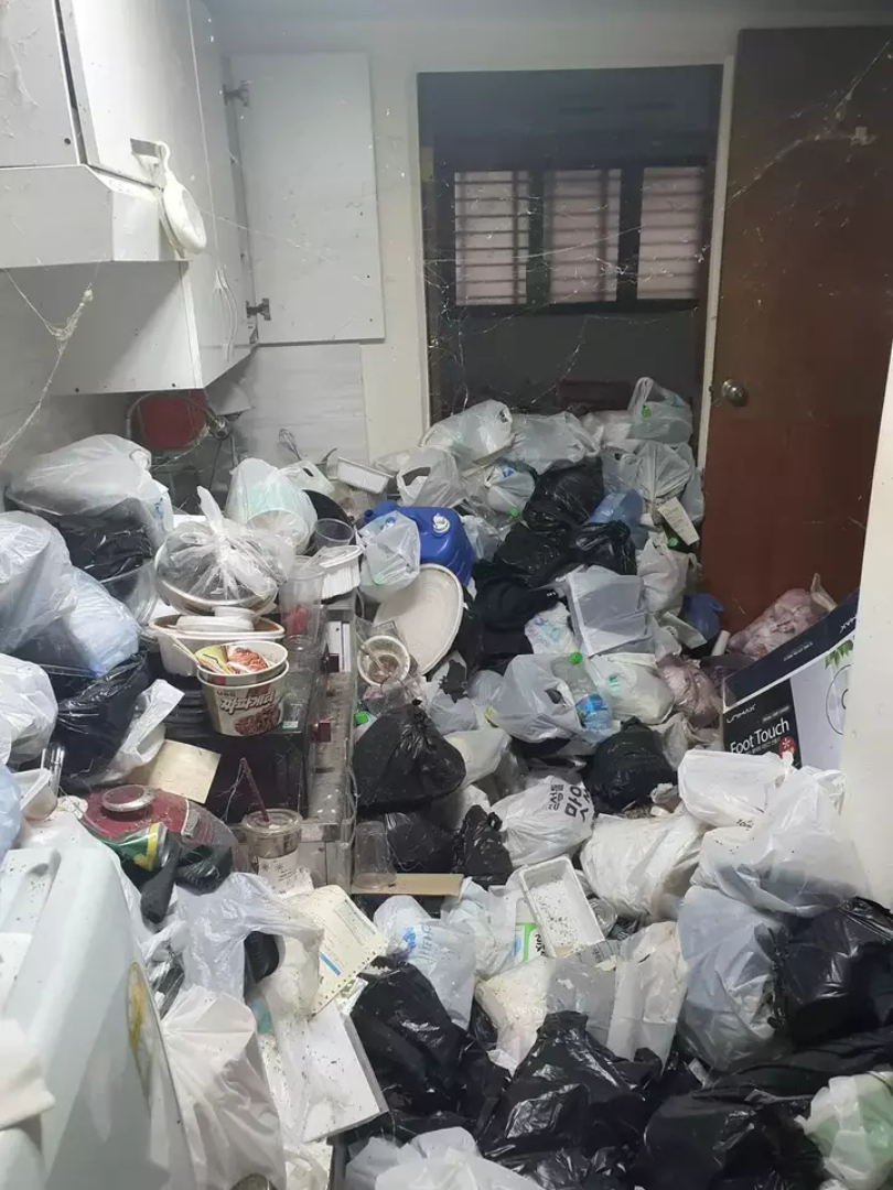 경남 창원 대원동, 쓰레기집 청소 비용 전격 공개! 작업전 이미지