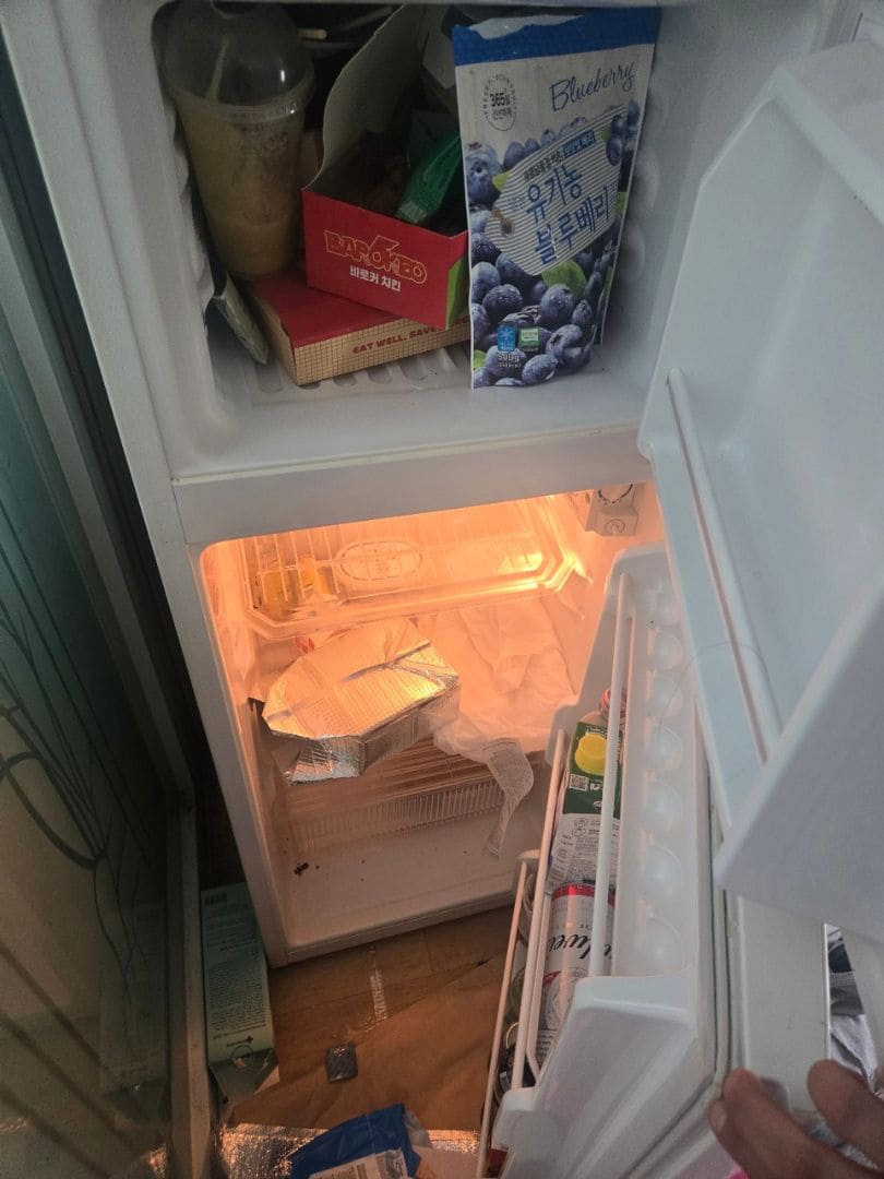 쓰레기집 주방 냉장고
