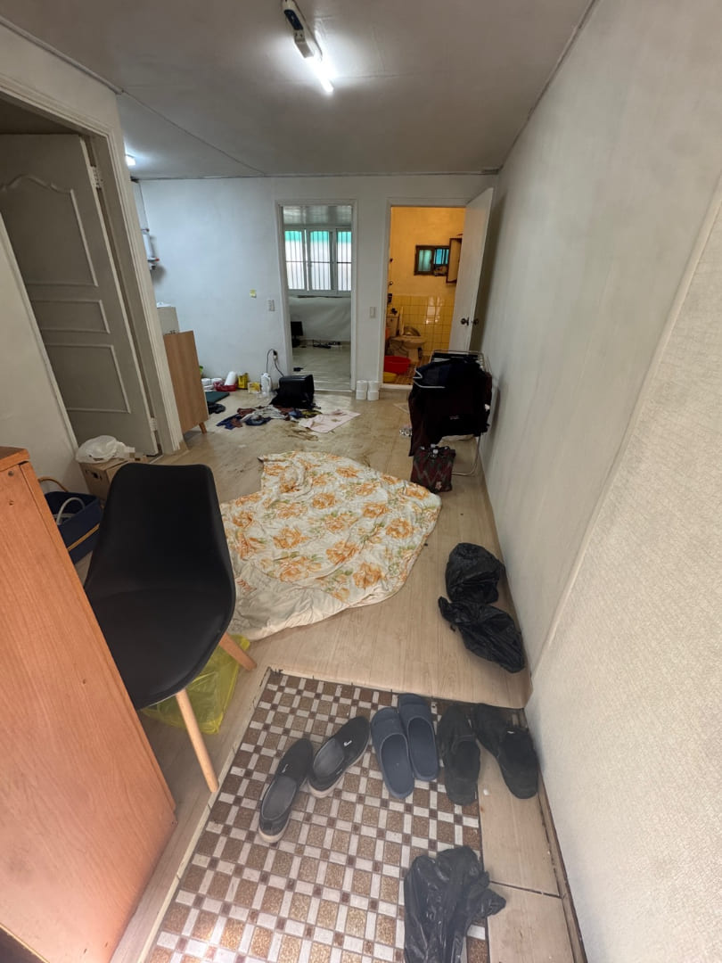 고독사 현장 현관