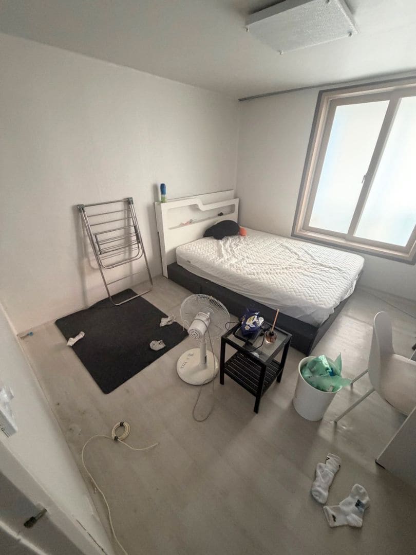 침실 가정 생활 폐기물