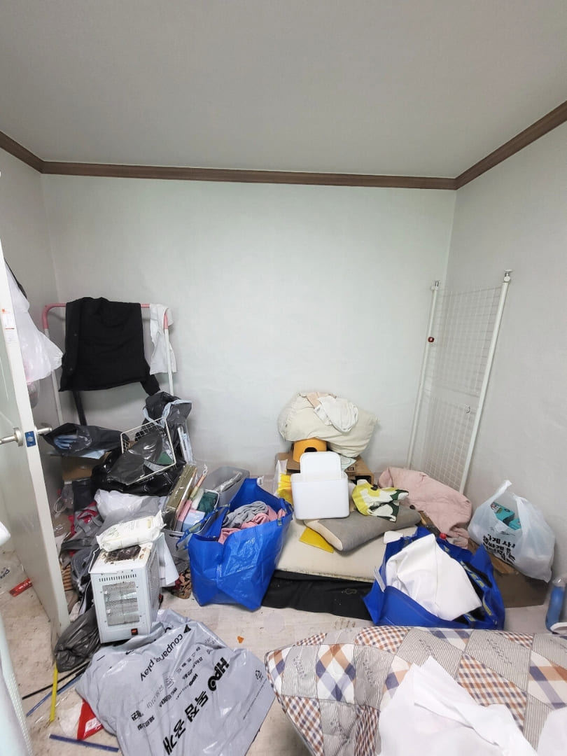 인천 쓰레기집 안방 내부