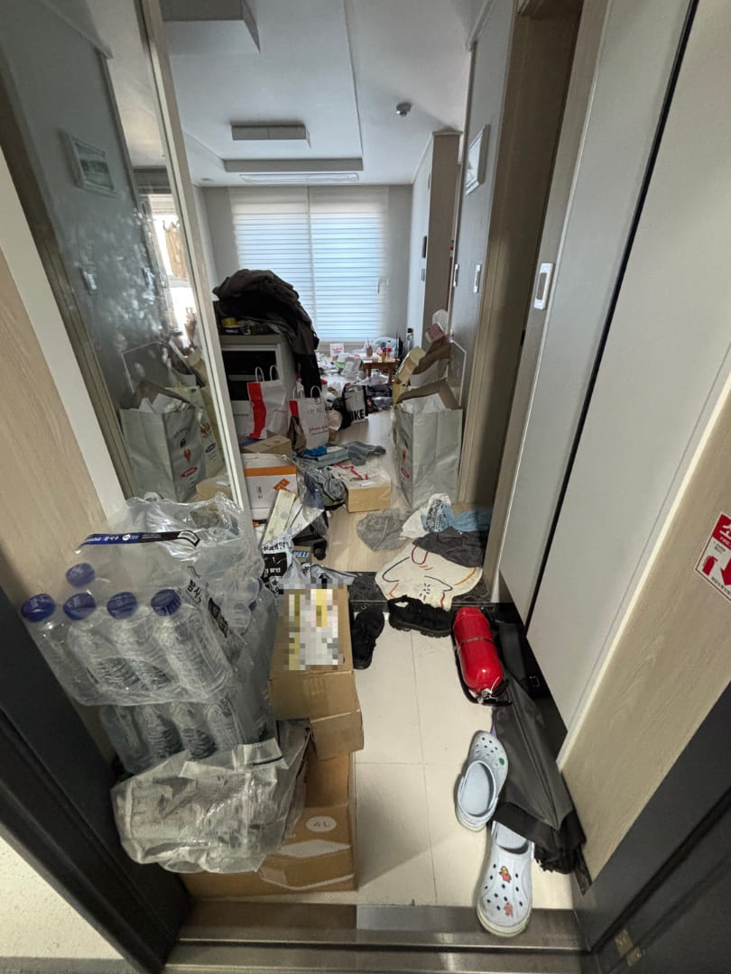 전북 익산시 은기동의 쓰레기집, 단계별 청소 팁과 전문가 도움받기! 작업전 이미지