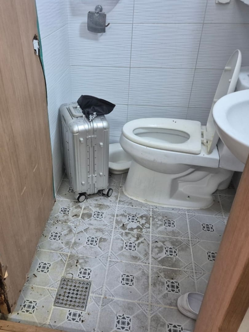 30대 고독사 화장실