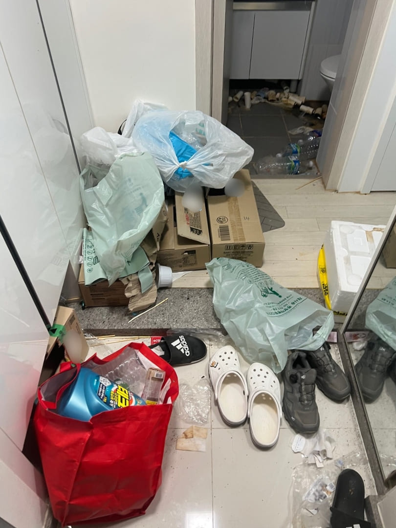 쓰레기집특수청소 현관