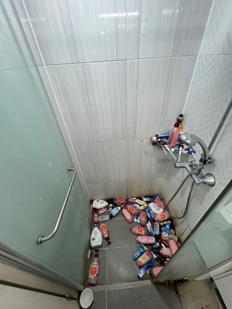 쓰레기집특수청소 샤워실
