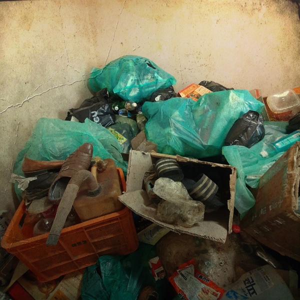 성남시 분당구 쓰레기집 작은 방 청소 전 사진, 쓰레기집청소 전문 클린히어로