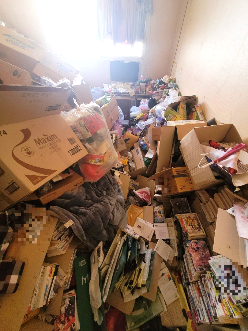 인천 쓰레기집 안방 폐기물
