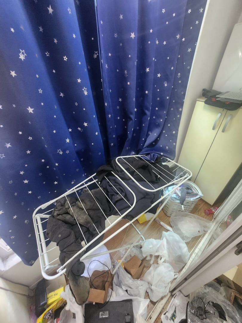 대전 쓰레기집 베란다
