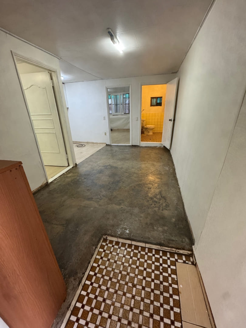 고독사 현장 현관 특수청소