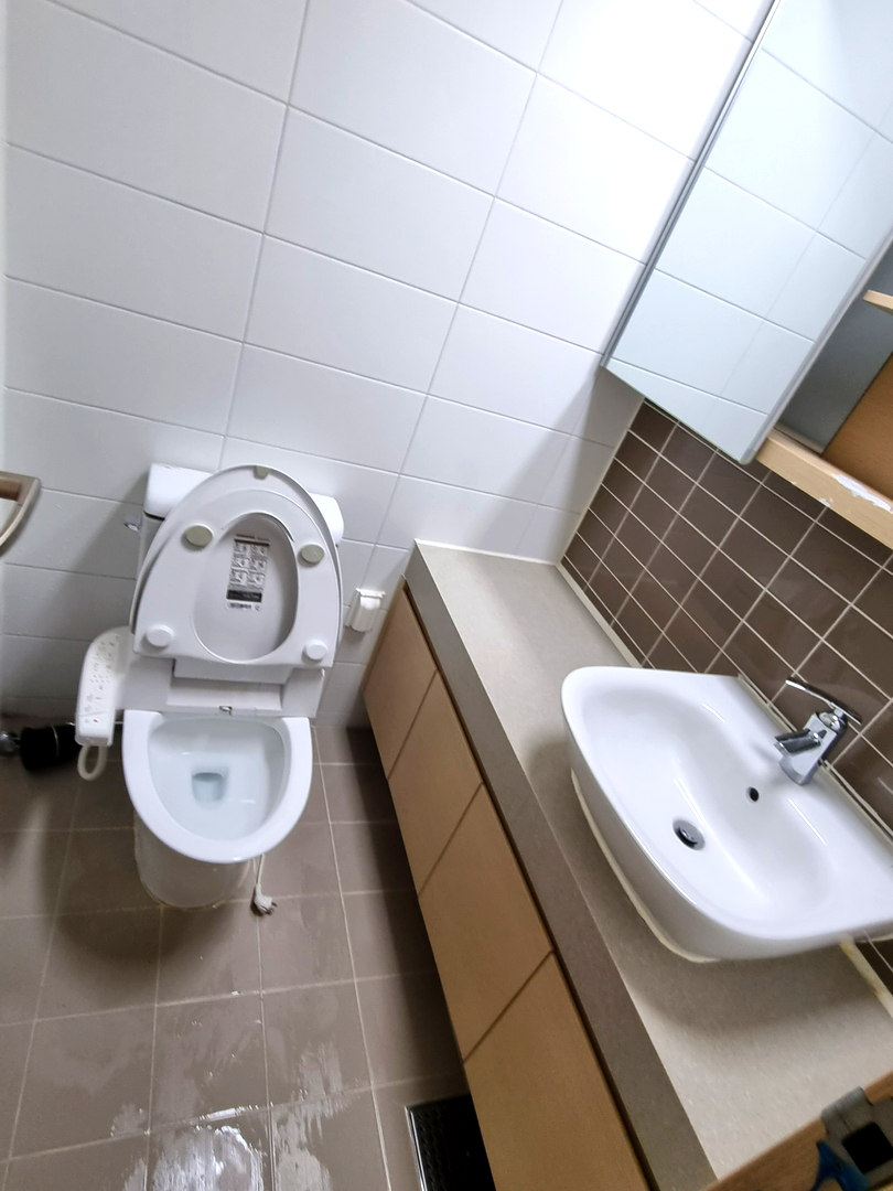 창원 쓰레기집 화장실 청소