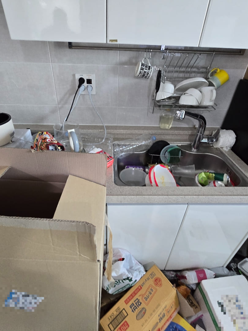 전북 남원시 도통동, 쓰레기집 청소 후 새 삶 시작 작업전 이미지