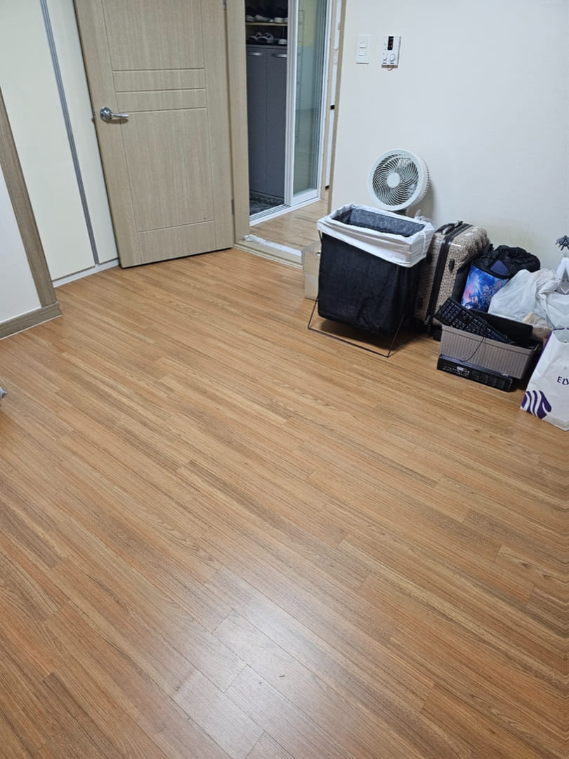 대전 쓰레기집 안방 입구 청소