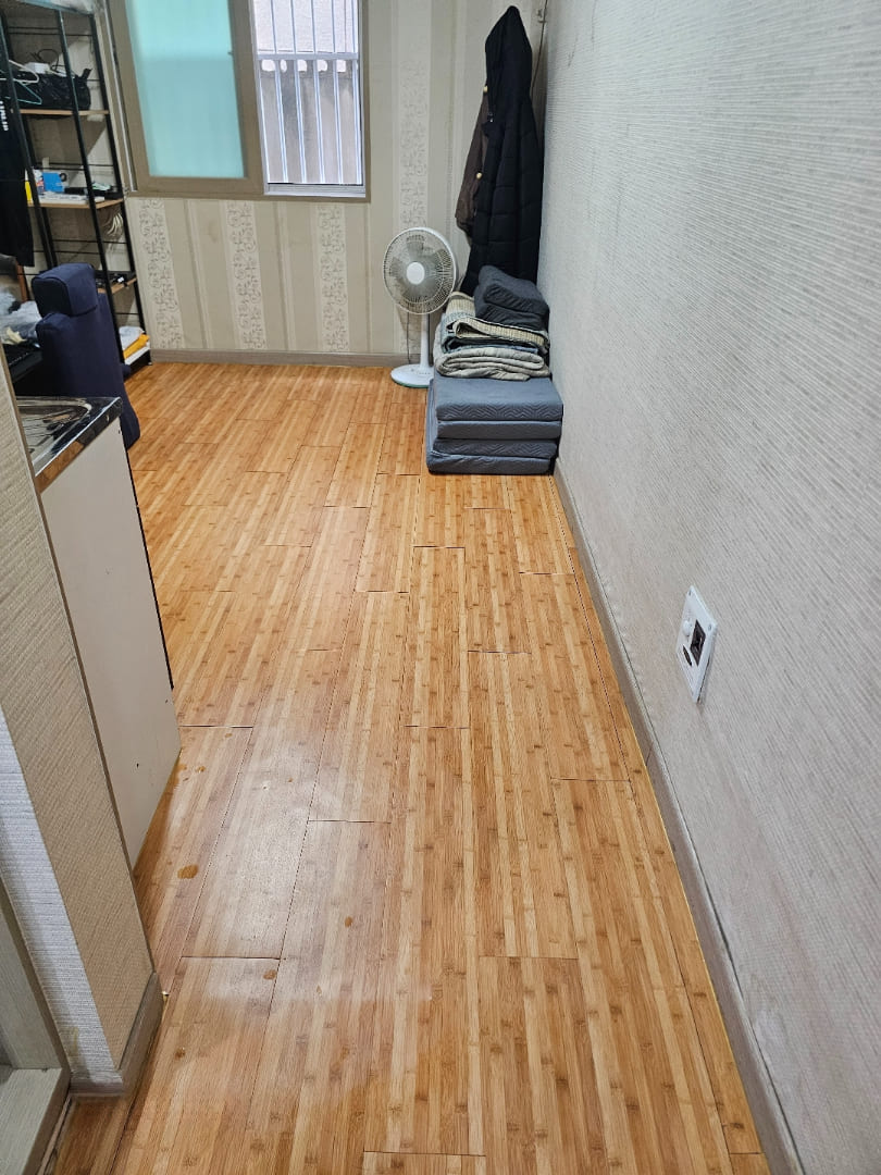 원룸 거실 바닥 청소