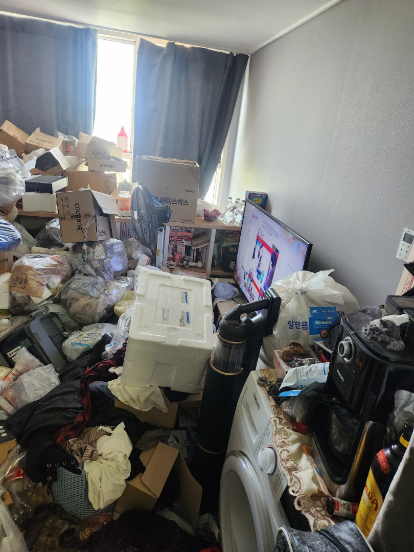 전북 남원시 도통동, 쓰레기집 청소 후 새 삶 시작 작업전 이미지