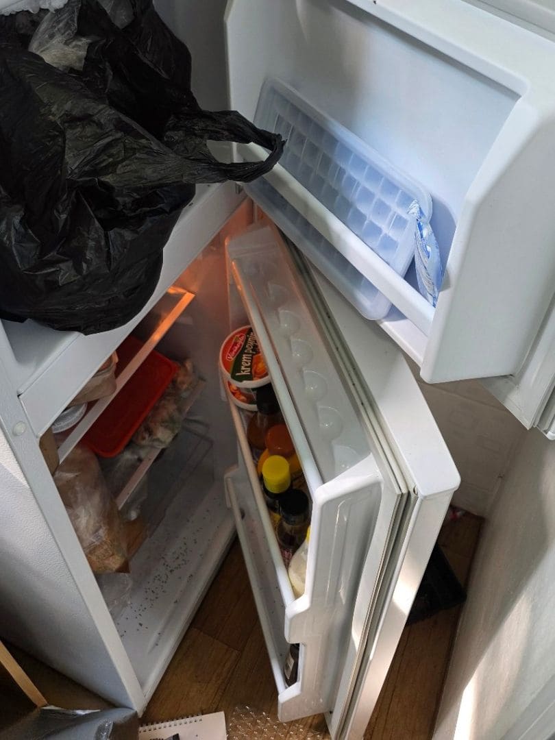 쓰레기집 주방 냉장고 