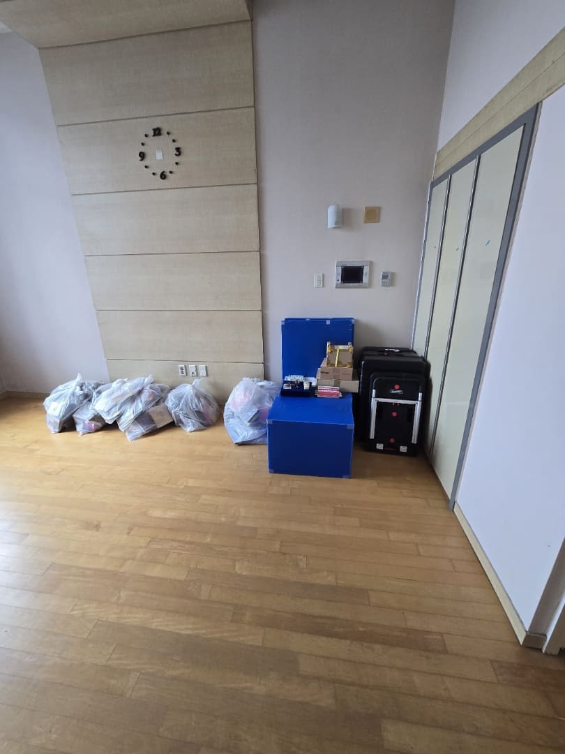 쓰레기집 창문 청소