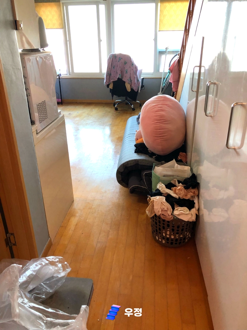 우정 우아한정리 현관문 생활폐기물 처리 후