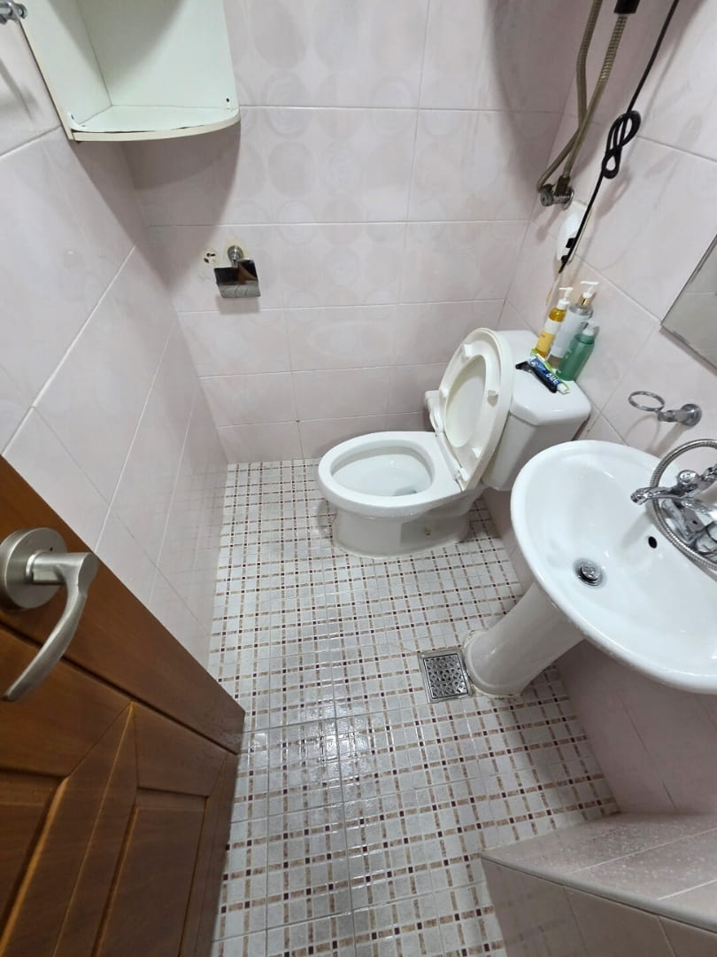 부산 쓰레기집 화장실 청소