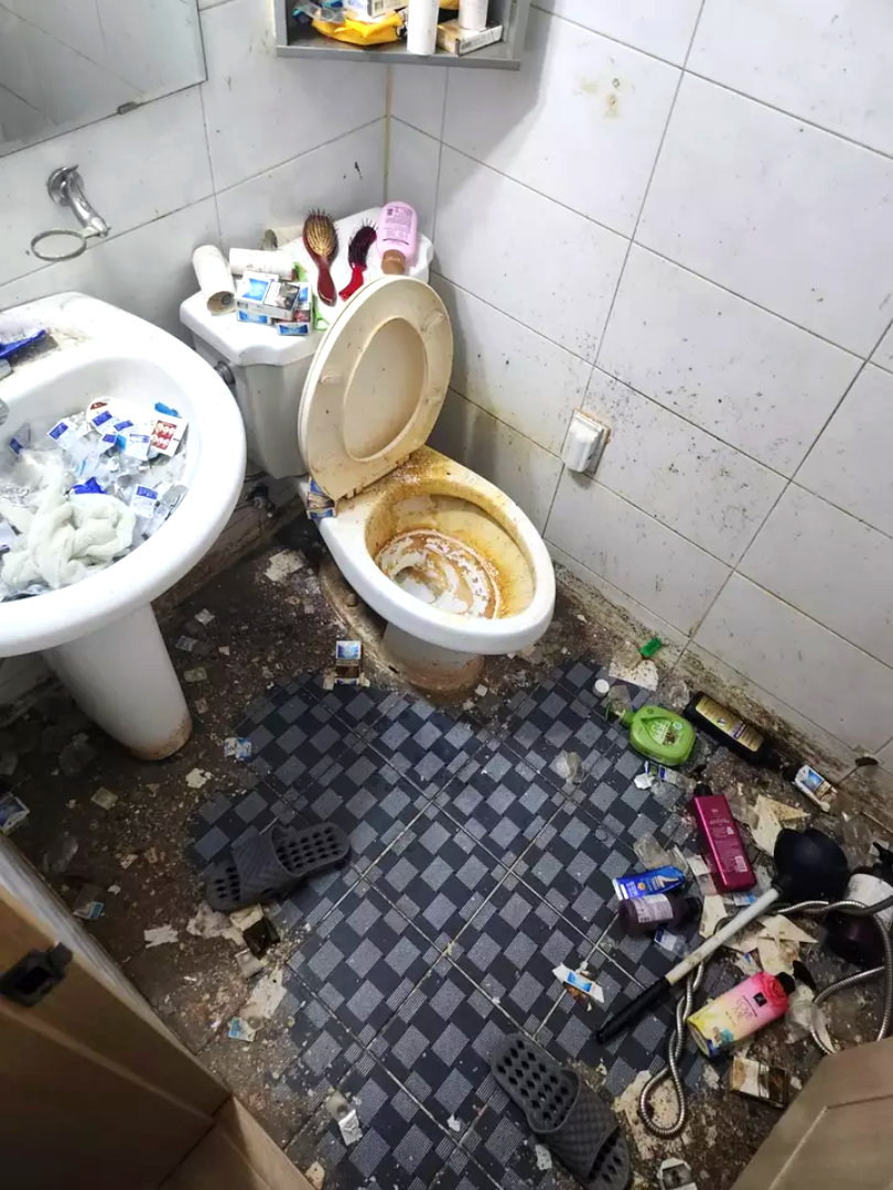쓰레기집 욕실