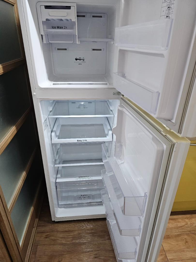원룸 냉장고 청소