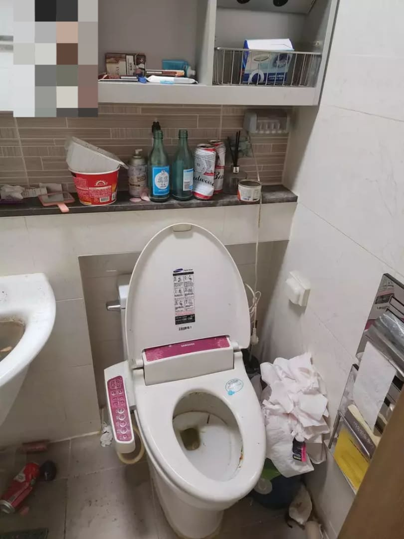 아파트 화장실 변기